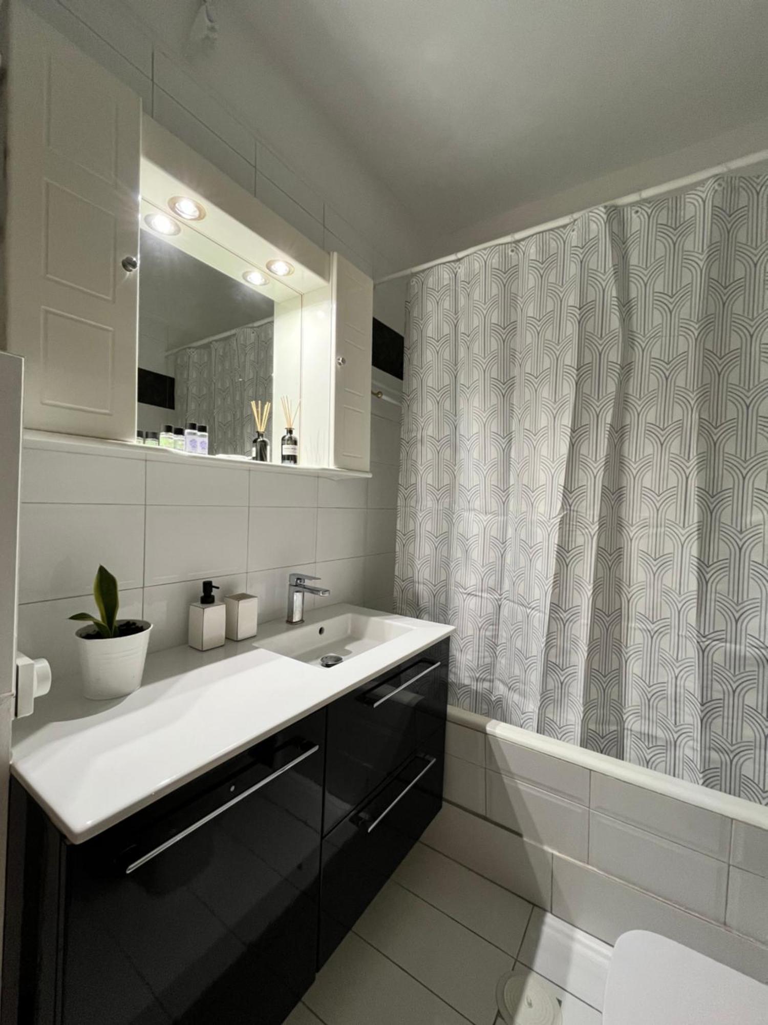 Quiet Apartment With Garden View In Kolonaki Atény Exteriér fotografie